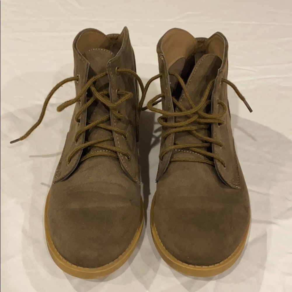 Attention Shoes